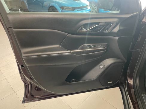 Used 2018 GMC Acadia SLT image 15