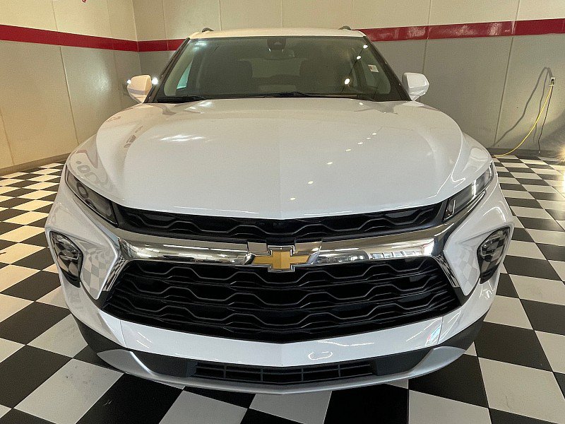 Used 2024 Chevrolet Blazer LT w/ Convenience Package FWD image 2
