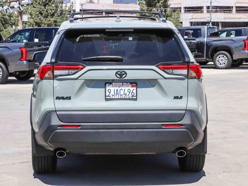Used 2023 Toyota RAV4 XLE Premium FWD image 6