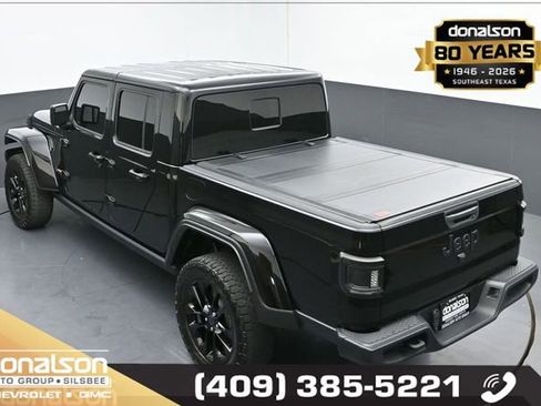 Used 2025 Jeep Gladiator Overland AWD/4WD image 18