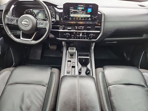 Used 2023 Nissan Pathfinder SL FWD image 16