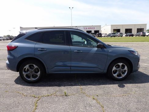 Used 2023 Ford Escape ST-Line w/ Tech Pack #1 image 5