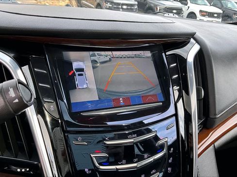 Used 2020 Cadillac Escalade Luxury w/ Escalade Sport Edition image 27