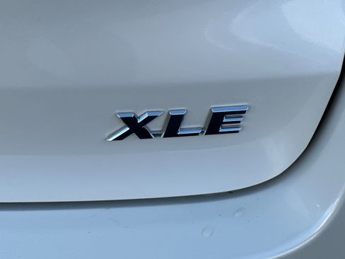 Certified 2019 Toyota Highlander XLE image 14