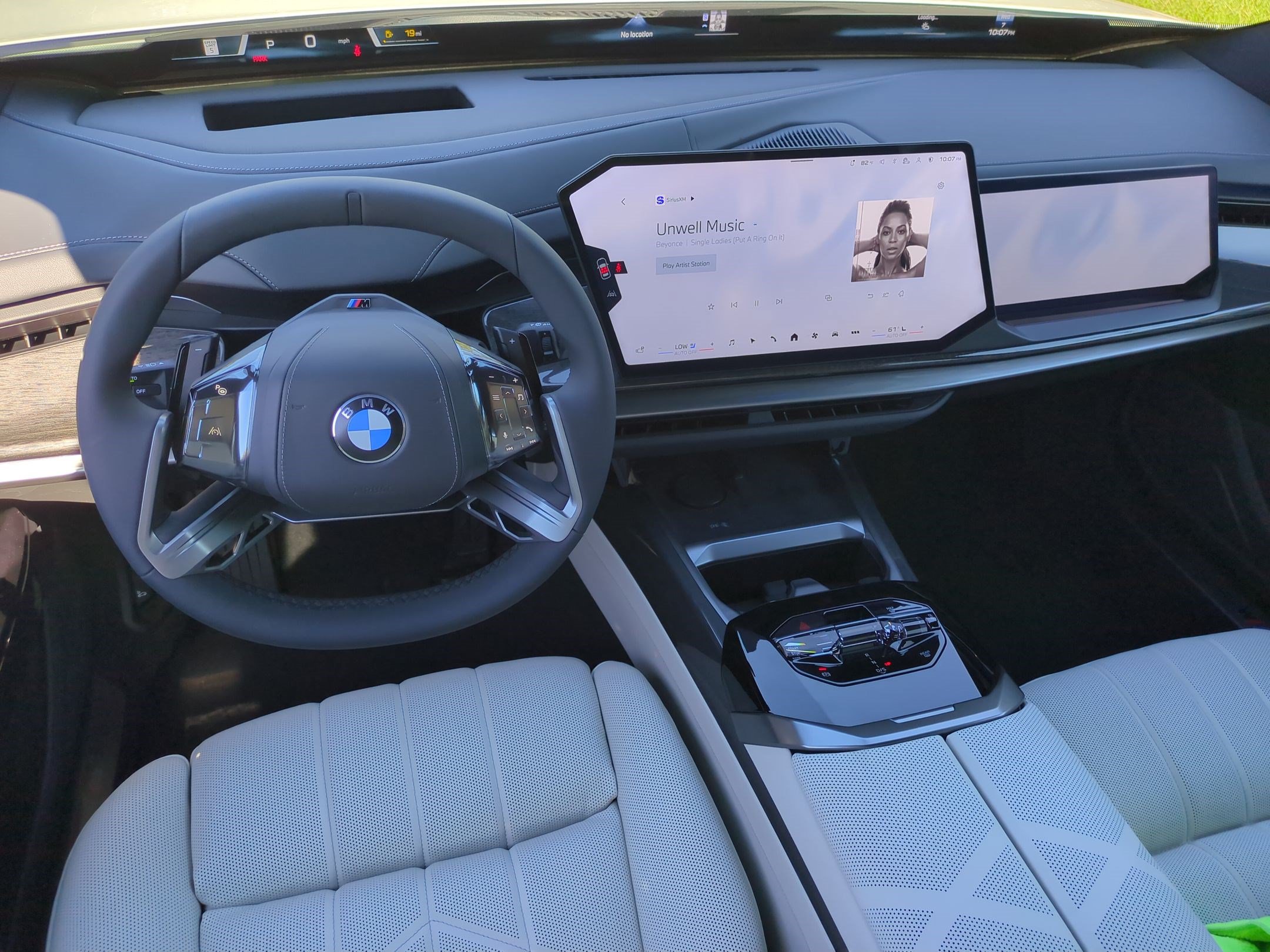 New 2027 BMW 740i w/ Executive Package RWD image 29