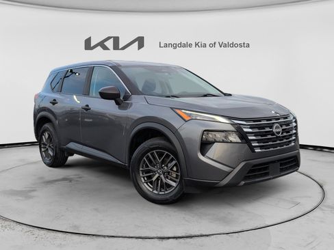 Used 2024 Nissan Rogue S FWD image 1