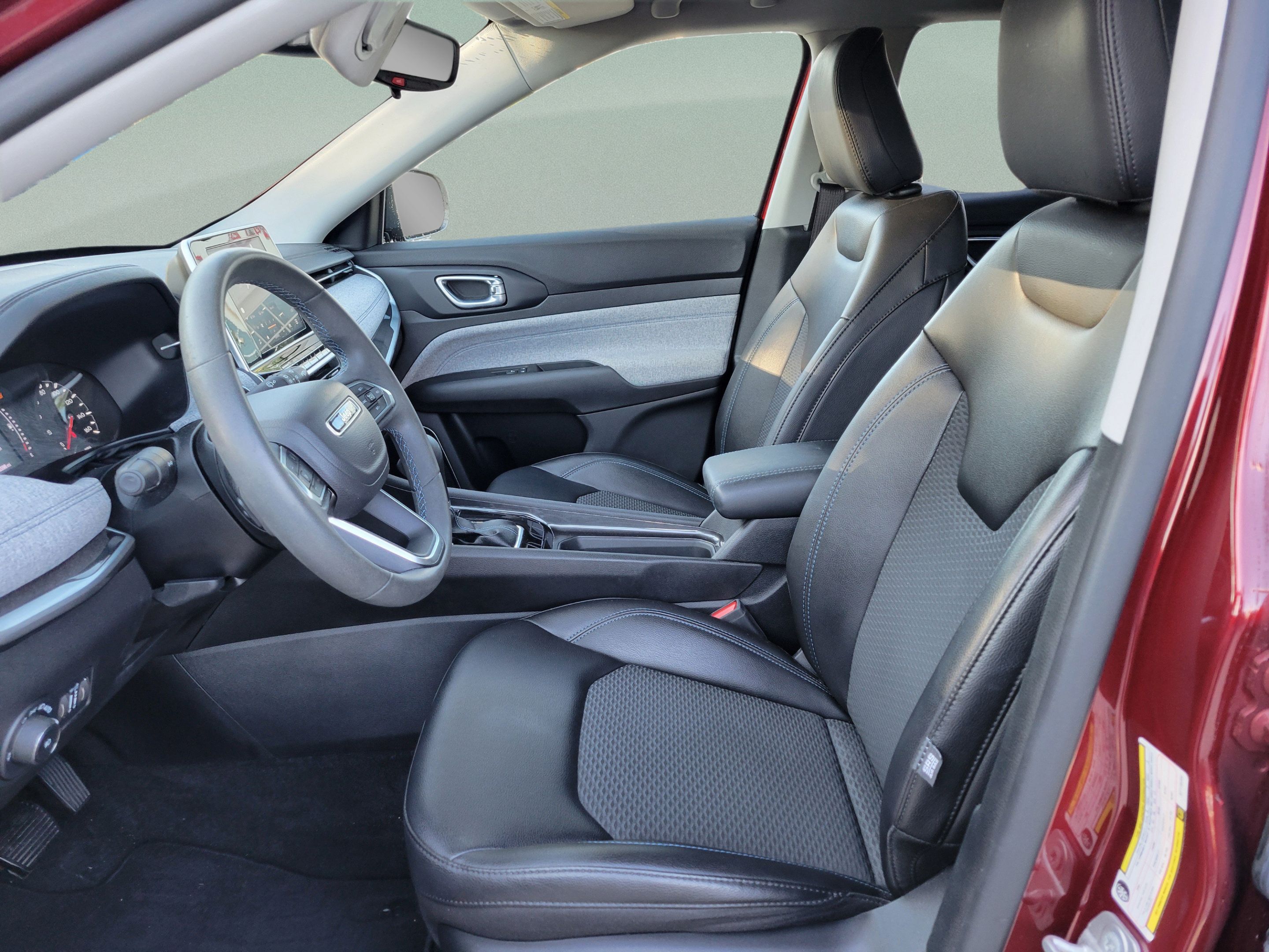 Used 2022 Jeep Compass Latitude FWD image 15