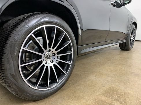 Used 2022 Mercedes-Benz GLE 350 4MATIC w/ AMG Line Exterior image 9