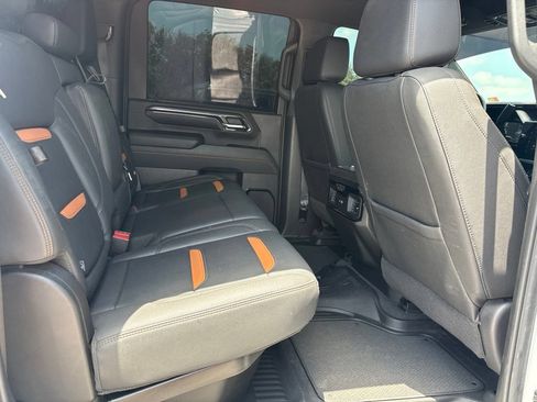 Used 2024 GMC Sierra 2500 AT4 w/ AT4 Preferred Package AWD/4WD image 46