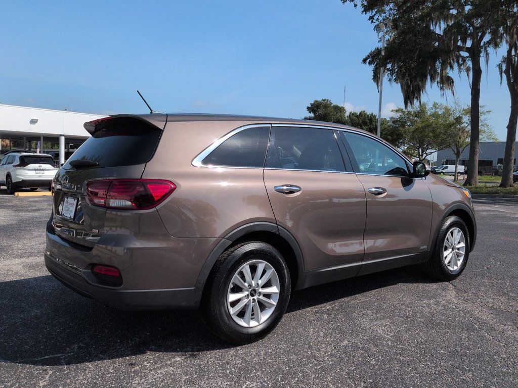 Used 2020 Kia Sorento LX AWD/4WD image 4