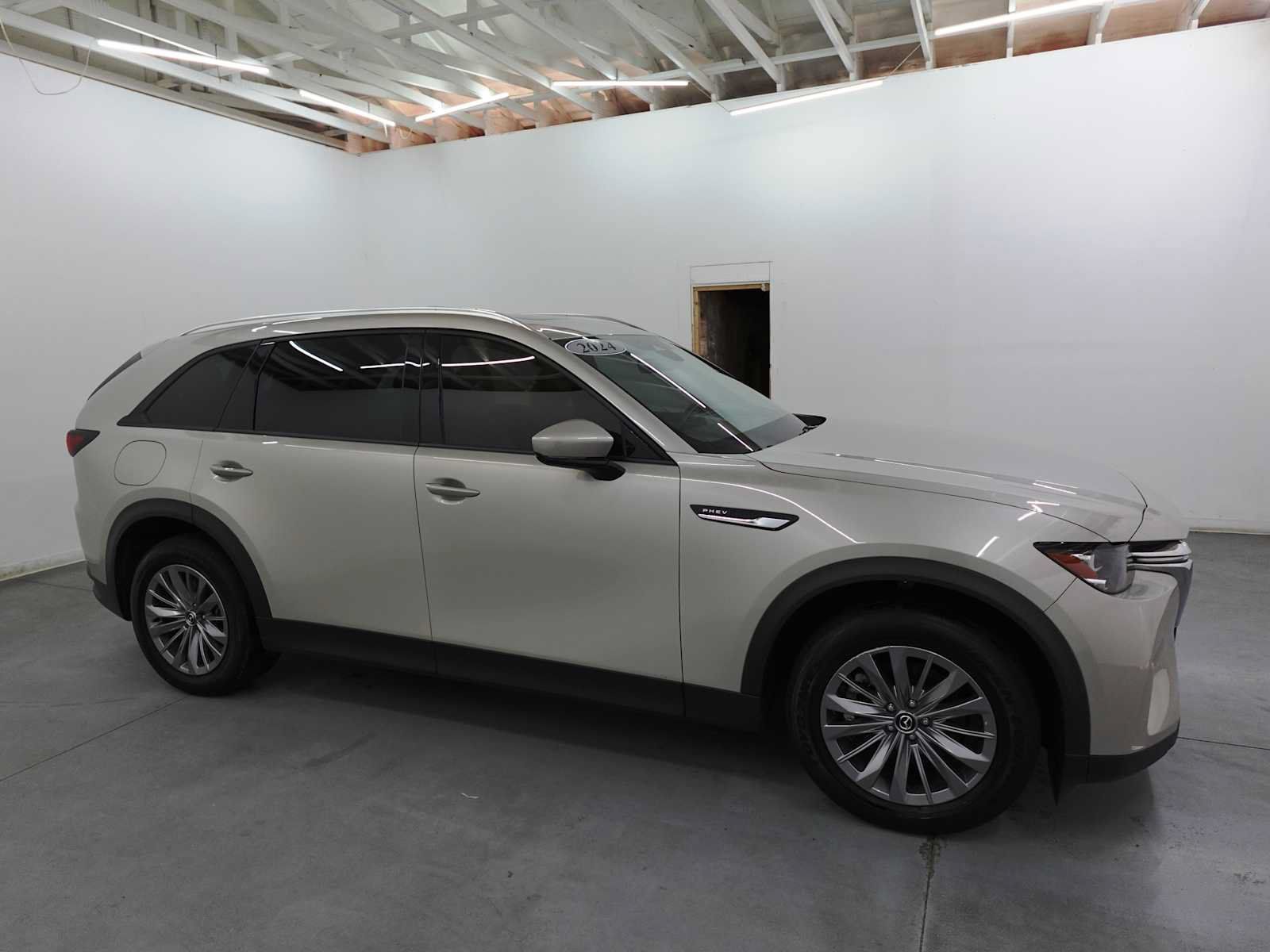 Used 2024 MAZDA CX-90 Plug-In Hybrid w/ Preferred AWD/4WD image 4