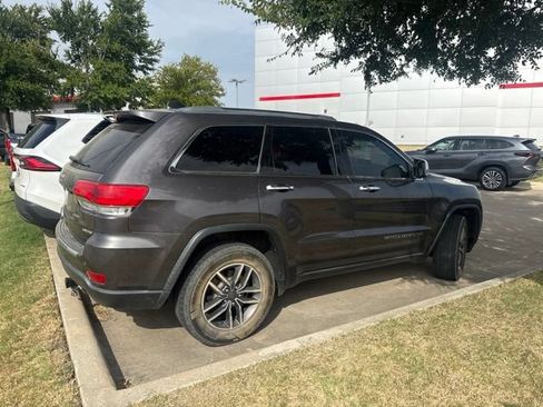 Used 2019 Jeep Grand Cherokee Limited RWD image 3