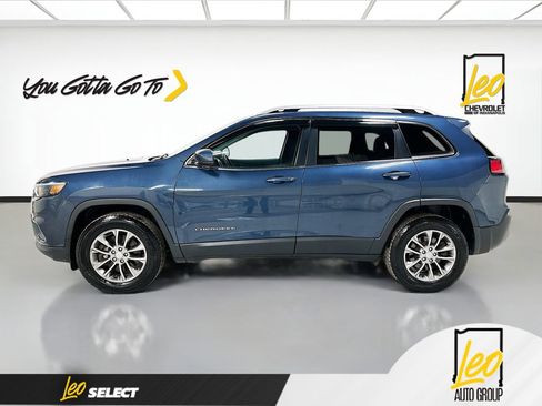 Used 2019 Jeep Cherokee Latitude Plus w/ Comfort/Convenience Group image 8
