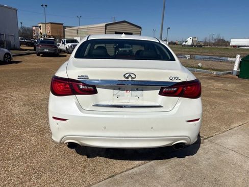 Used 2019 INFINITI Q70 L 5.6 w/ Sensory Package image 6