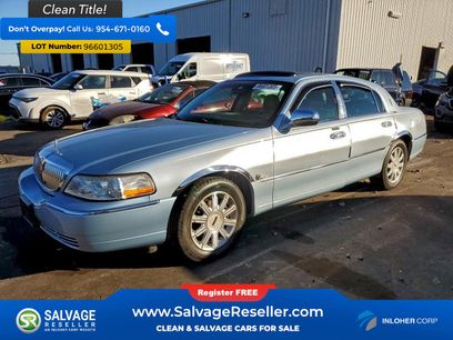 Used 2006 Lincoln Town Car Signature Limited