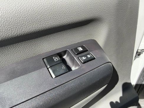Used 2019 Nissan NV 3500 SL w/ Back Door Glass Package image 42
