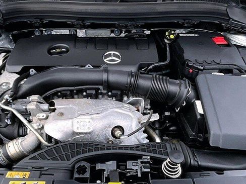 Certified 2023 Mercedes-Benz GLA 250 4MATIC image 32