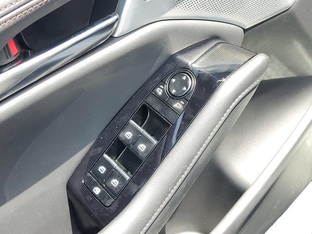 Used 2025 MAZDA MAZDA3 Hatchback w/Premium Plus Pkg AWD/4WD image 9