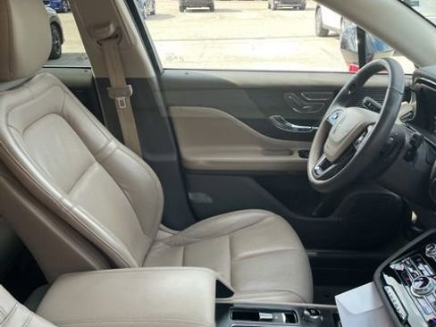 Used 2020 Lincoln Corsair FWD w/ Premium Package image 7