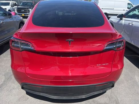 Used 2022 Tesla Model Y Long Range image 10