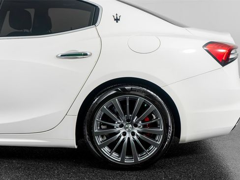 Used 2023 Maserati Ghibli Modena RWD image 16
