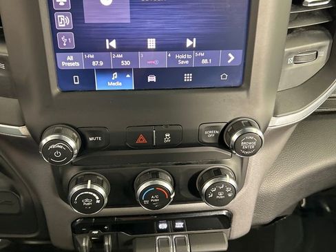 Used 2024 RAM 3500 Big Horn image 16