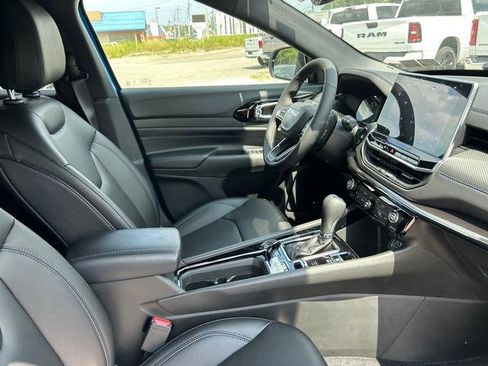 New 2025 Jeep Compass Limited w/ Sun and Sound Group image 31