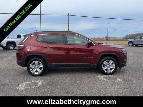 Used 2022 Jeep Compass Latitude image 2