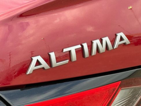 Certified 2024 Nissan Altima 2.5 SV w/ SV Premium Package FWD image 6