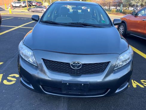 Used 2010 Toyota Corolla LE image 2