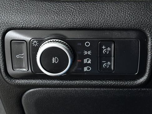 Used 2022 Ford Explorer XLT w/ Equipment Group 202A image 32