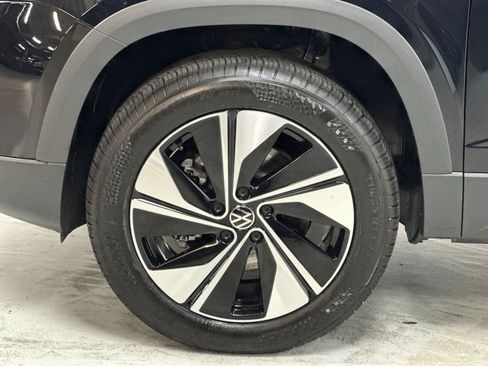 New 2026 Volkswagen Taos SE AWD/4WD image 24