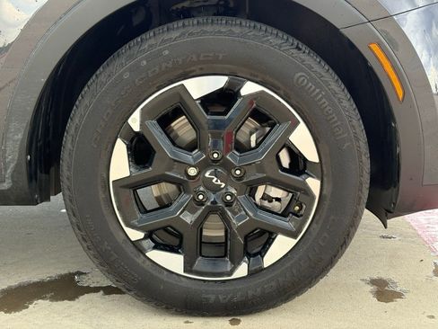 Used 2025 Kia Sorento S w/ Panoramic Sunroof Package FWD image 10