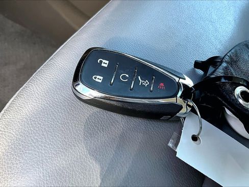 Used 2020 Chevrolet Traverse LT w/ LT Premium Package image 13