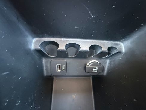 Used 2015 Jeep Cherokee Sport image 27