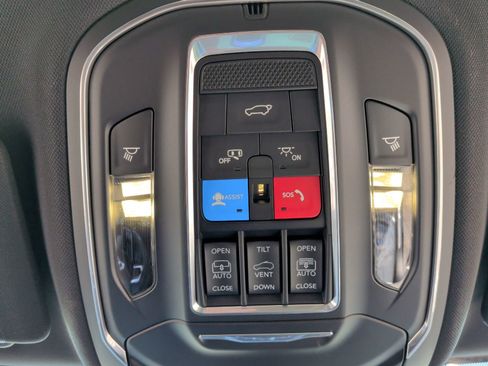 New 2025 Jeep Grand Cherokee L Overland w/ Advanced Protech Group III image 18