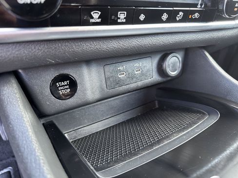 Used 2025 Nissan Rogue SV FWD image 27