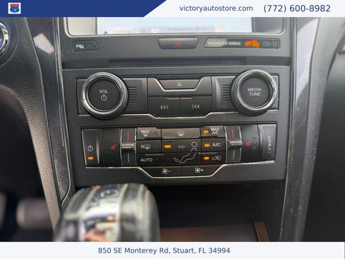Used 2018 Ford Explorer XLT w/ Equipment Group 202A AWD/4WD image 26