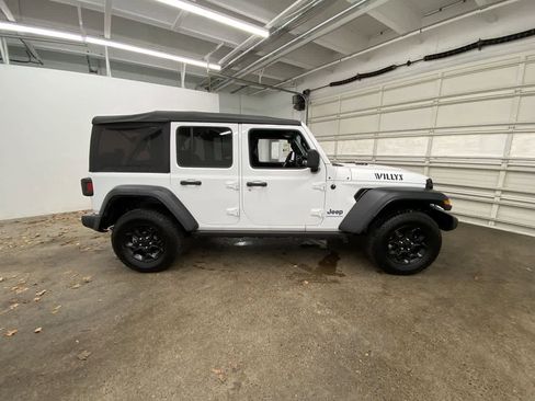 Used 2023 Jeep Wrangler Unlimited image 7