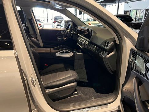 Used 2024 Mercedes-Benz GLS 580 4MATIC image 31