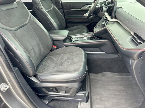 Certified 2025 Ford Explorer ST AWD/4WD image 28