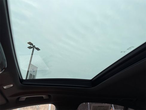 Used 2020 BMW 540i xDrive w/ M Sport Package image 33