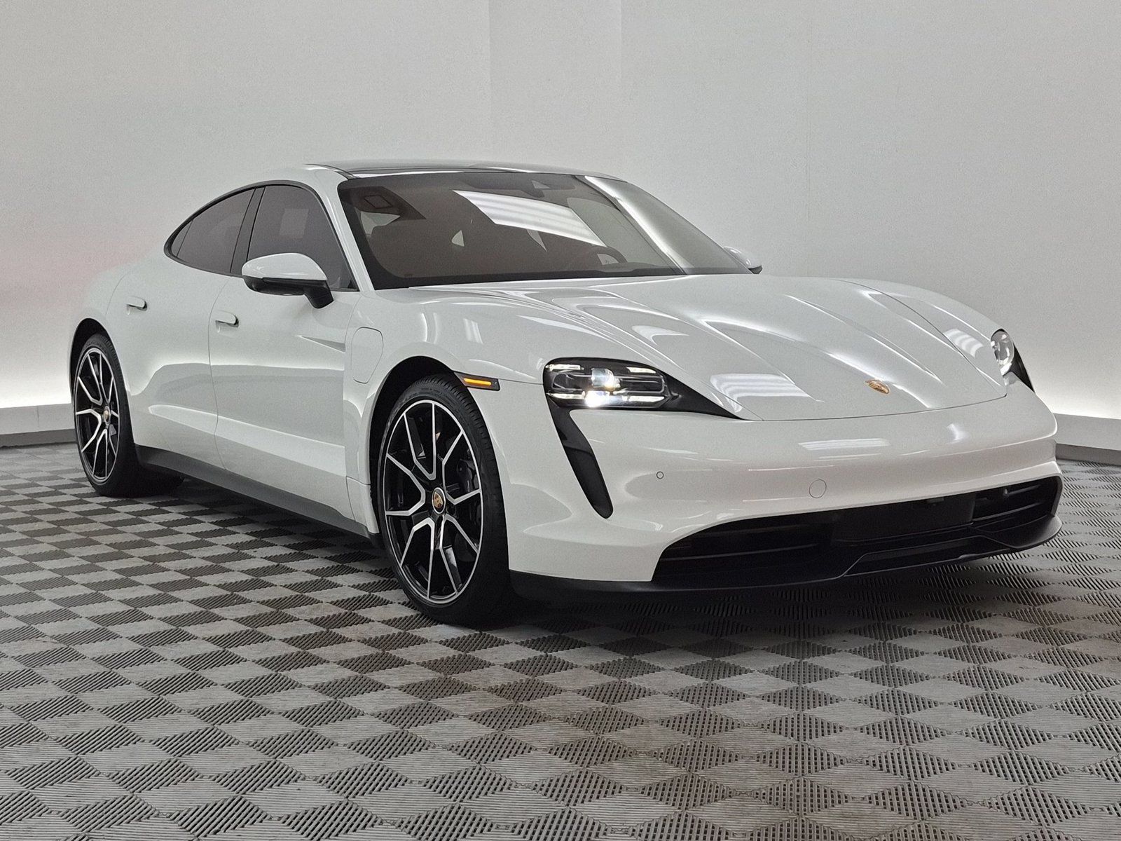 Certified 2024 Porsche Taycan w/ Premium Package RWD image 7