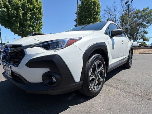 Used 2025 Subaru Crosstrek 2.5i Premium AWD/4WD image 9