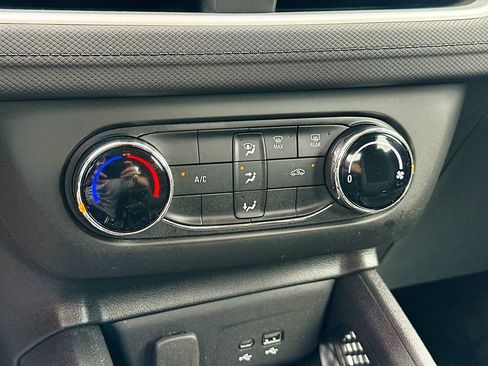 Used 2024 Chevrolet TrailBlazer LS FWD image 15