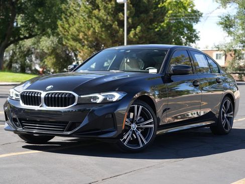 Used 2023 BMW 330i Sedan w/ Premium Package RWD image 5