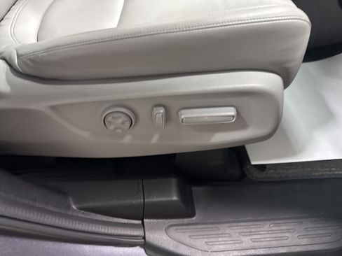 Used 2024 Honda Odyssey EX-L image 41