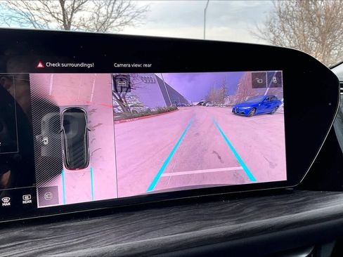 Used 2025 Audi Q5 Premium w/ Convenience Package image 25