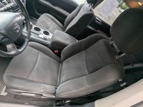 Used 2014 Nissan Pathfinder S AWD/4WD image 15