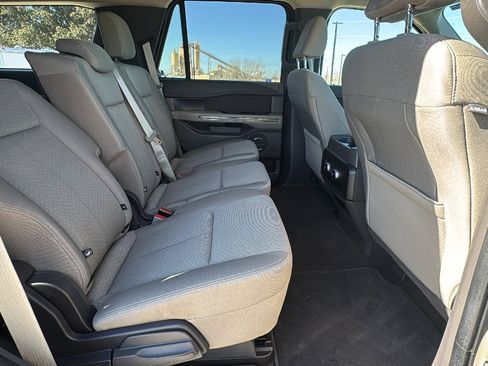 Used 2021 Ford Expedition XLT image 23